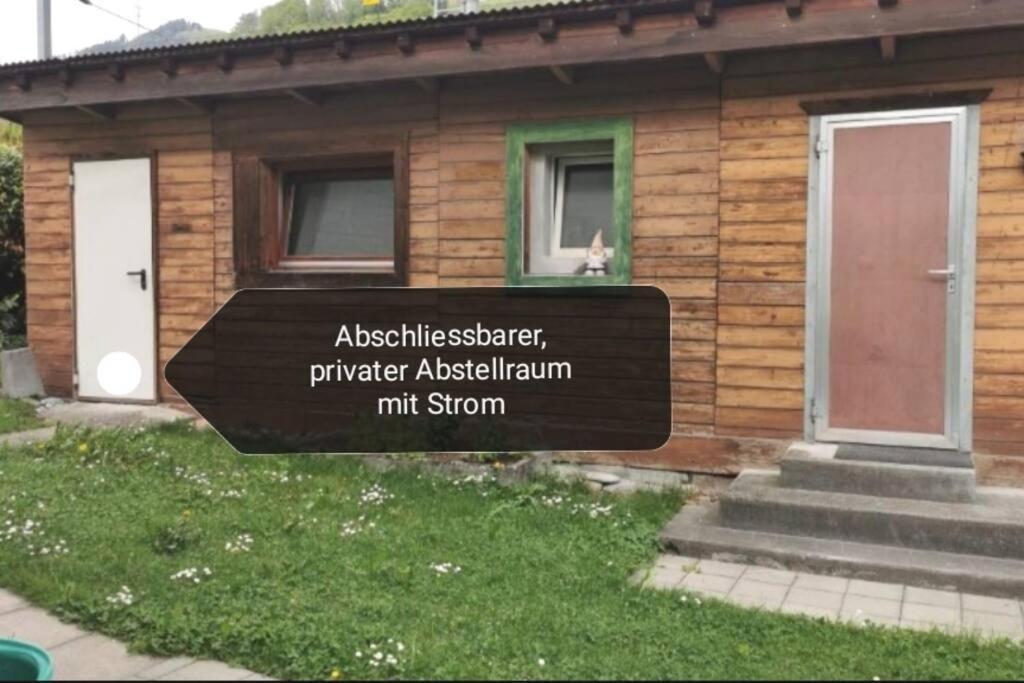 Schones Kleines Studio Mit Sitzplatz, Mitten Im Prattigau Jenaz Exterior foto